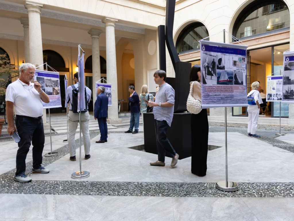 A Milano la mostra su Straulino: evento finale il 25 luglio con Marzano, Pelaschier e musica dal vivo.