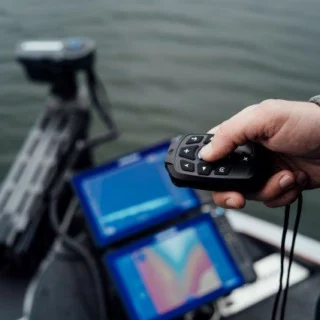 Lowrance lancia il nuovo Ghost X, motore per pesca alla traina da 47” con precisione GPS e sonar integrato.