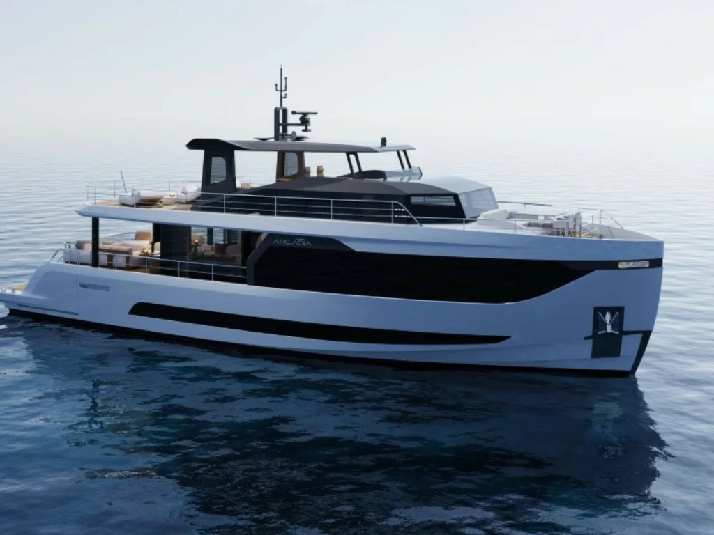 Arcadia Yachts Cannes 2025: anteprima mondiale A80new, yacht 24m eco-sostenibile. Esposti A96new, Sherpa 60 e Sherpa 80.