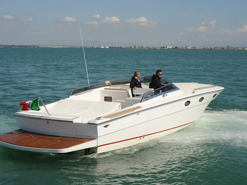 Novamarine acquisisce Tornado Yachts, espandendo la propria offerta di imbarcazioni di lusso sportive e yacht.
