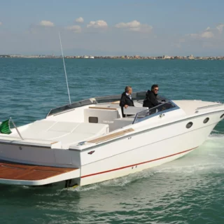 Novamarine acquisisce Tornado Yachts, espandendo la propria offerta di imbarcazioni di lusso sportive e yacht.