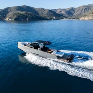 Maxim Yachts presenta il Max 43 Comfort: daycruiser veloce e personalizzabile, fino a 45 nodi di velocità.