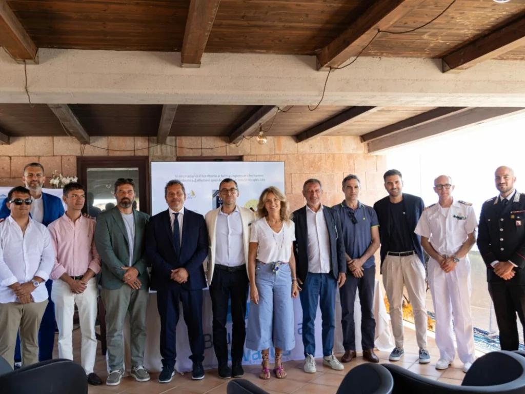 Marine italiane 2.0: turismo costiero sostenibile, innovazione digitale e Blue Marina Awards. Porti turistici hub strategici.