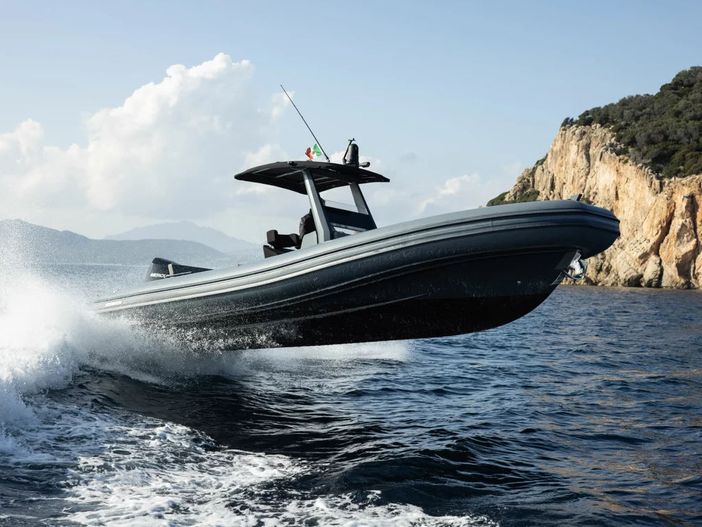 Novamarine ottiene rating legalità AGCM tre stelle. La società nautica sarda conferma standard etici elevati.