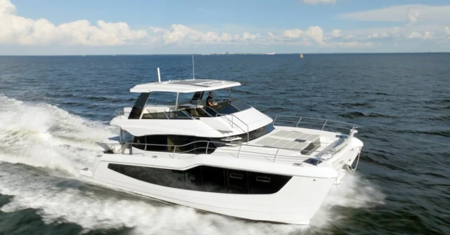 Aquila 50 Yacht