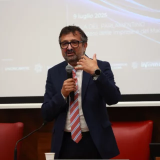 OsserMare presenta 5 report Blue Economy con SRM, Assonat, Risposte Turismo, ONP e NAVIGO. Analisi porti, crociere, pesca, superyacht.