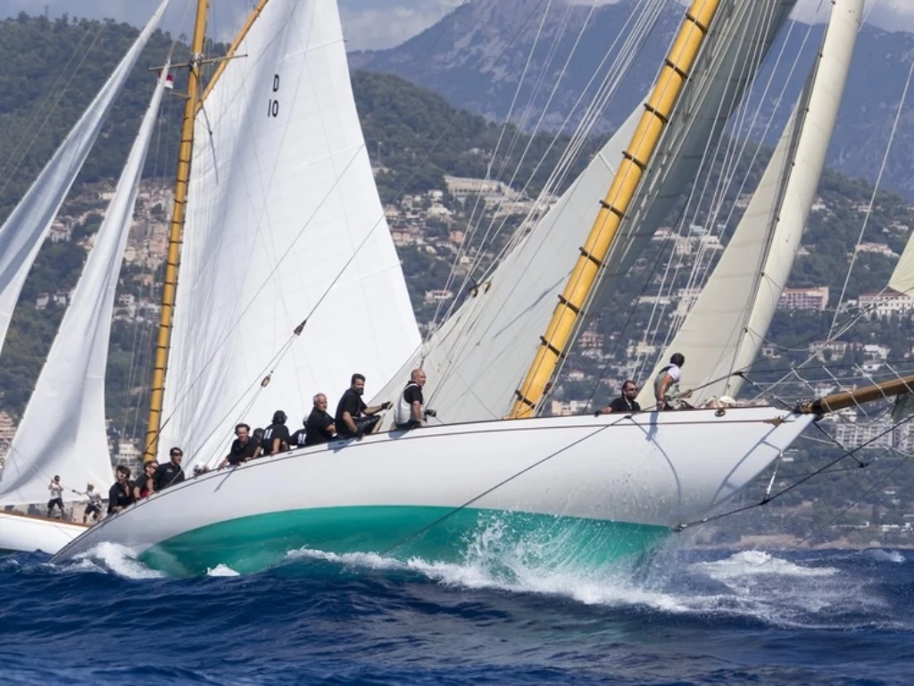 Monaco Classic Week 2025: 120 yacht d'epoca dal 10-13 settembre. Riva, motoryacht storici e vele centenarie a Montecarlo