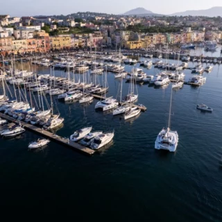 Marinedi al Cannes Yachting Festival 2025: rete porti sostenibili Mediterraneo, progetti educativi e transizione ecologica marina.