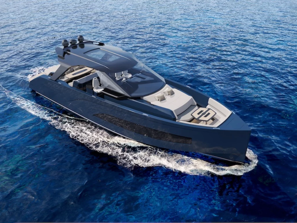 Nasce Manari Yachts: debutto mondiale del Manari 52, dayboat mediterraneo che unisce design, lusso e performance.