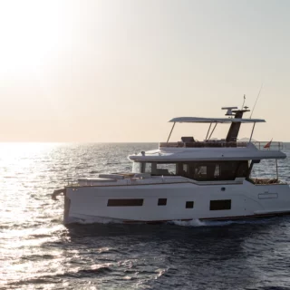 Debutta al Cannes Yachting Festival 2025 il nuovo Sirena 60: spazi ampliati, design evoluto e comfort personalizzabile.