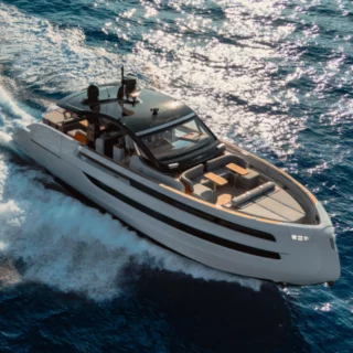 Invictus Yacht al Salone di Genova 2025: anteprima italiana TT550 e debutto TT460 Shell Edition firmata Rotella.