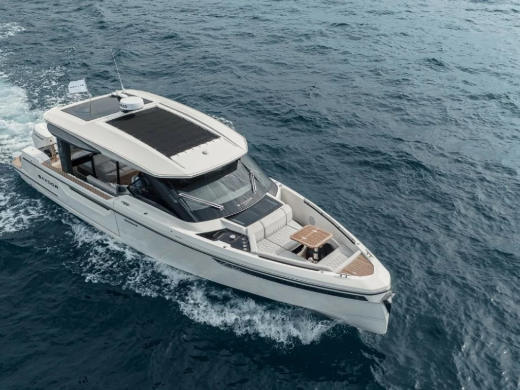 Supermarine torna al Salone Nautico di Genova con quattro modelli Saxdor e un configuratore 3D innovativo.