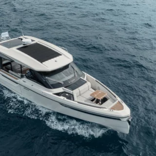 Supermarine torna al Salone Nautico di Genova con quattro modelli Saxdor e un configuratore 3D innovativo.