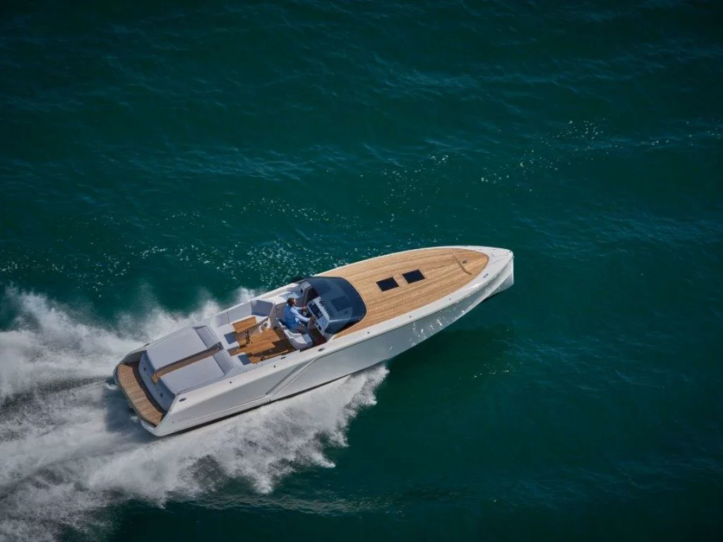 Frauscher Italia | Feltrinelli porta al Salone di Genova 2025 tre modelli iconici: 1212 Ghost, Ghost Air e 858 Fantom Air.