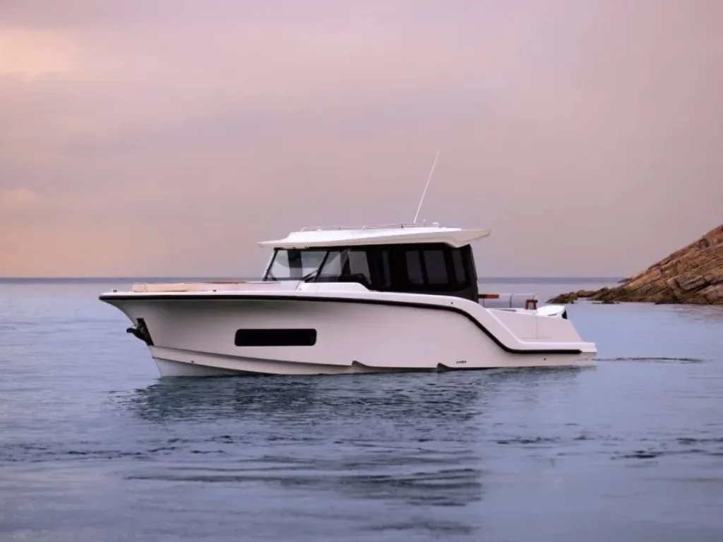 AIATA presenta il Wayfinder 38 Cabin al Salone Nautico di Genova 2025: design, comfort e modularità unici.